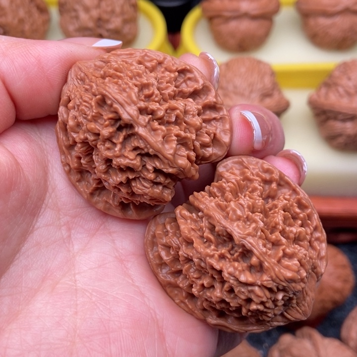 文玩核桃吊坠39老树红皮满天星