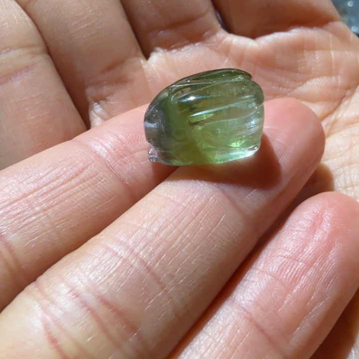 碧玺颈饰未镶嵌兔子