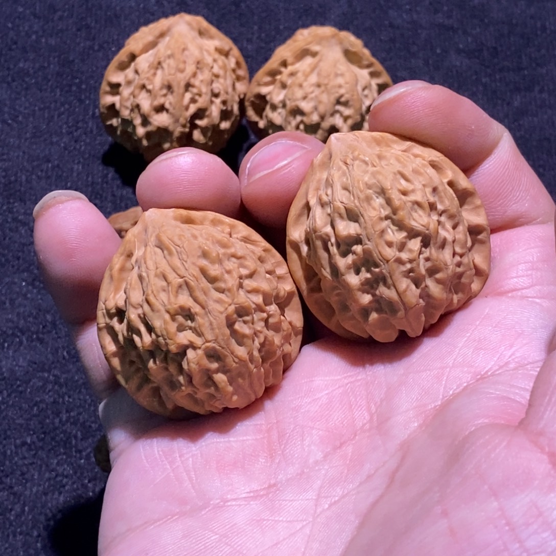 文玩核桃吊坠金牛37