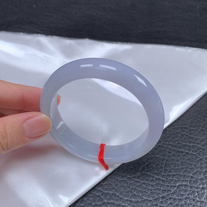 翡翠未镶嵌手镯   