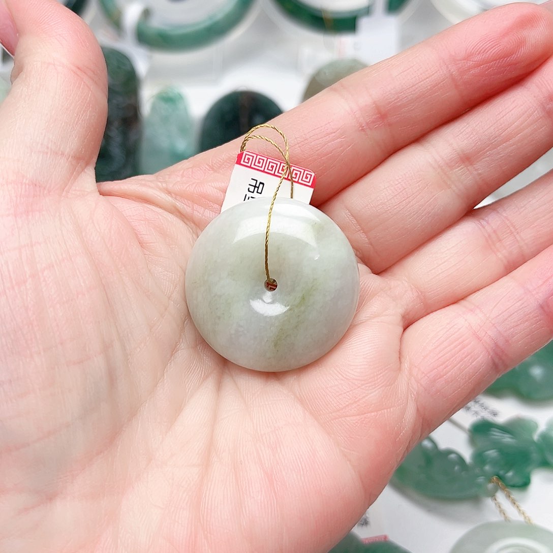 独山玉颈饰未镶嵌