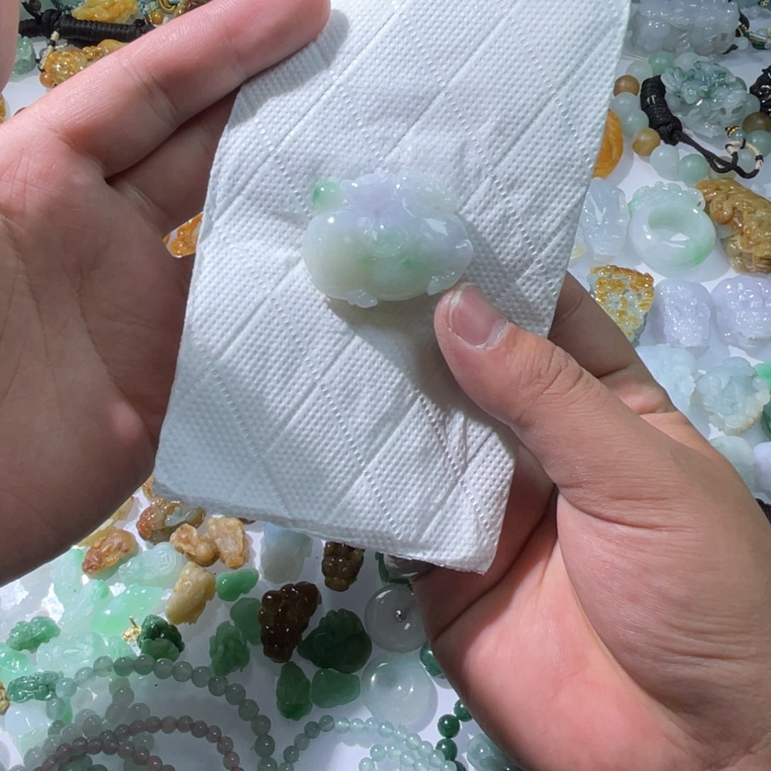 翡翠颈饰未镶嵌天然