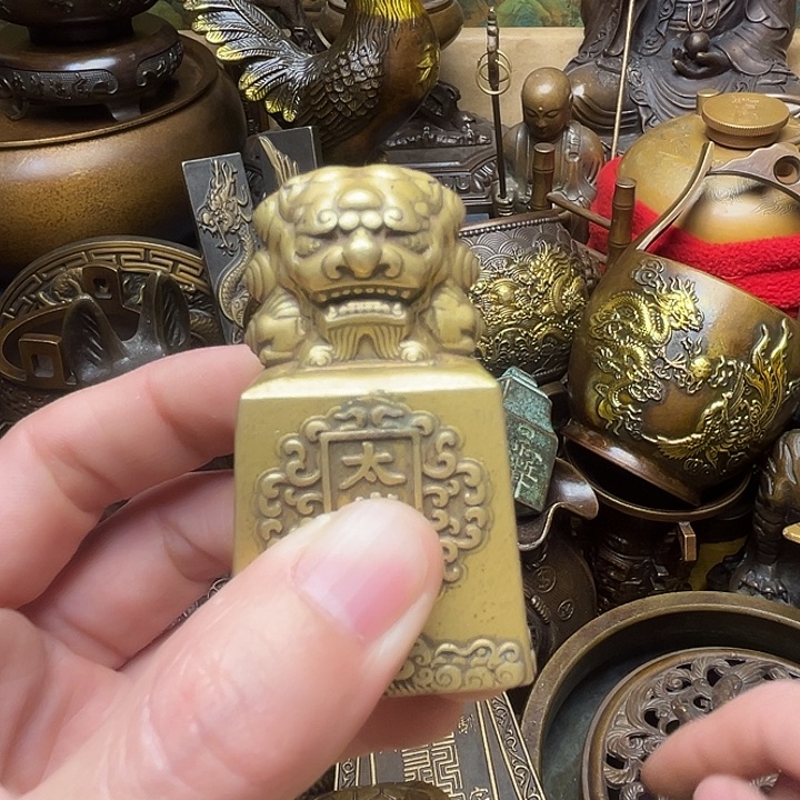 精美铜器批发档口