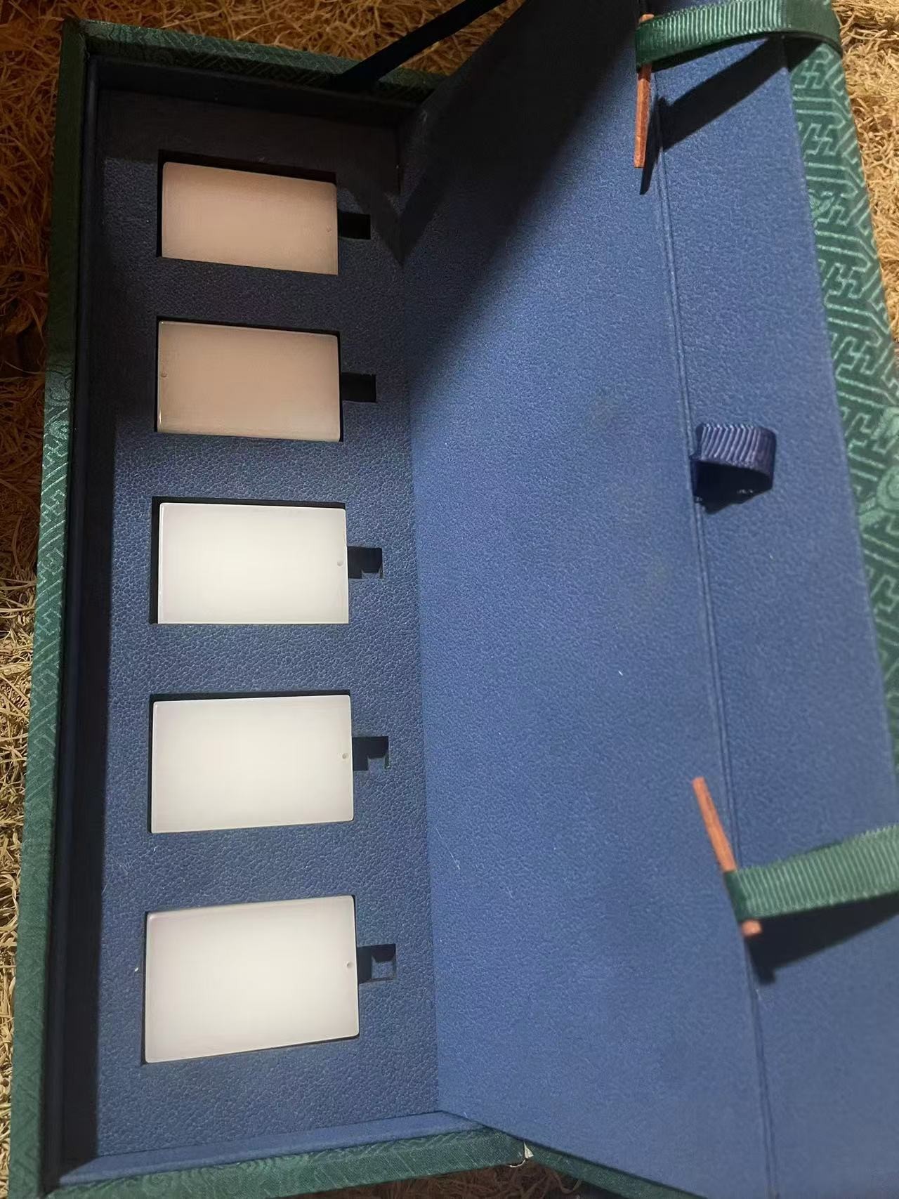 白牌y套盒摆件一个链接