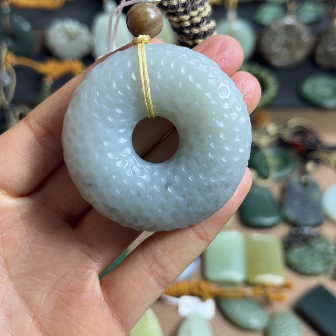 和田玉（糖玉）未镶嵌颈饰