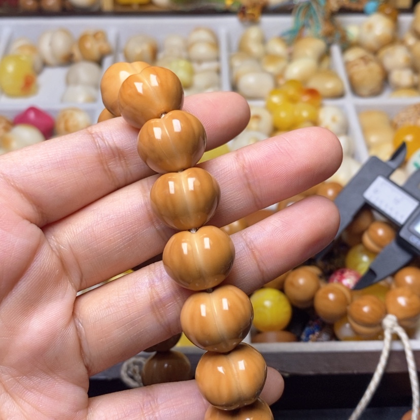 【闪购商品】吊坠猴头核桃羽光面16.9