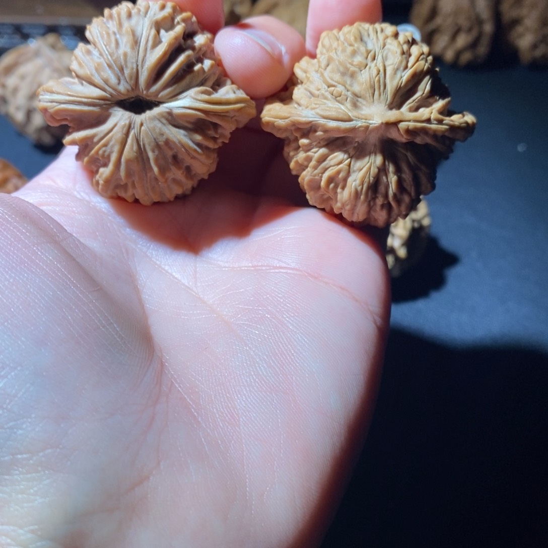 文玩核桃吊坠山地楼