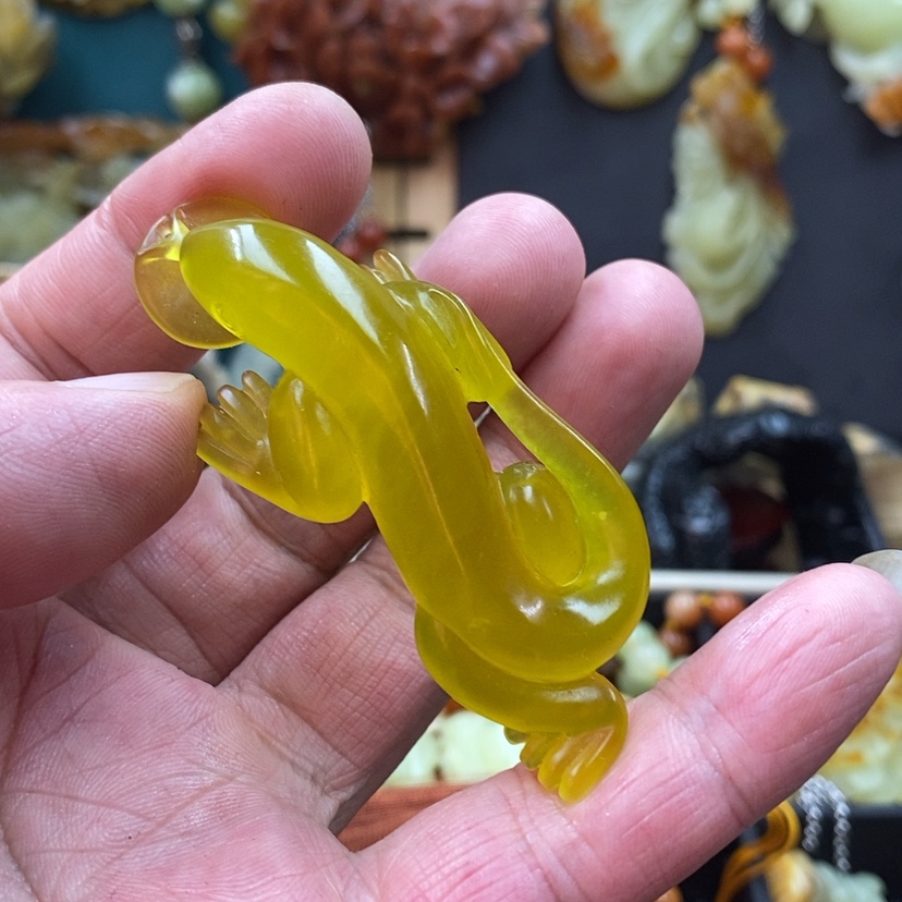 【闪购商品】蛇纹石玉吊坠未镶嵌