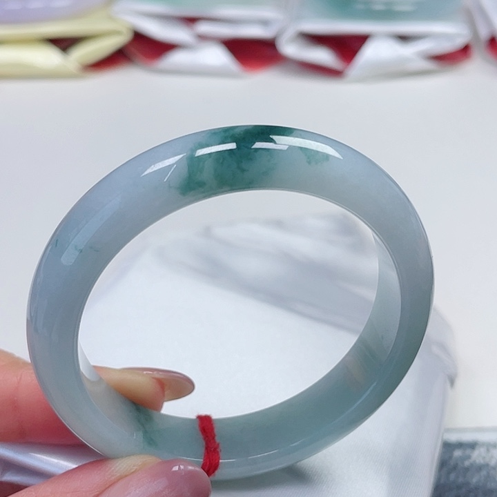 翡翠手镯未镶嵌缅甸翡翠