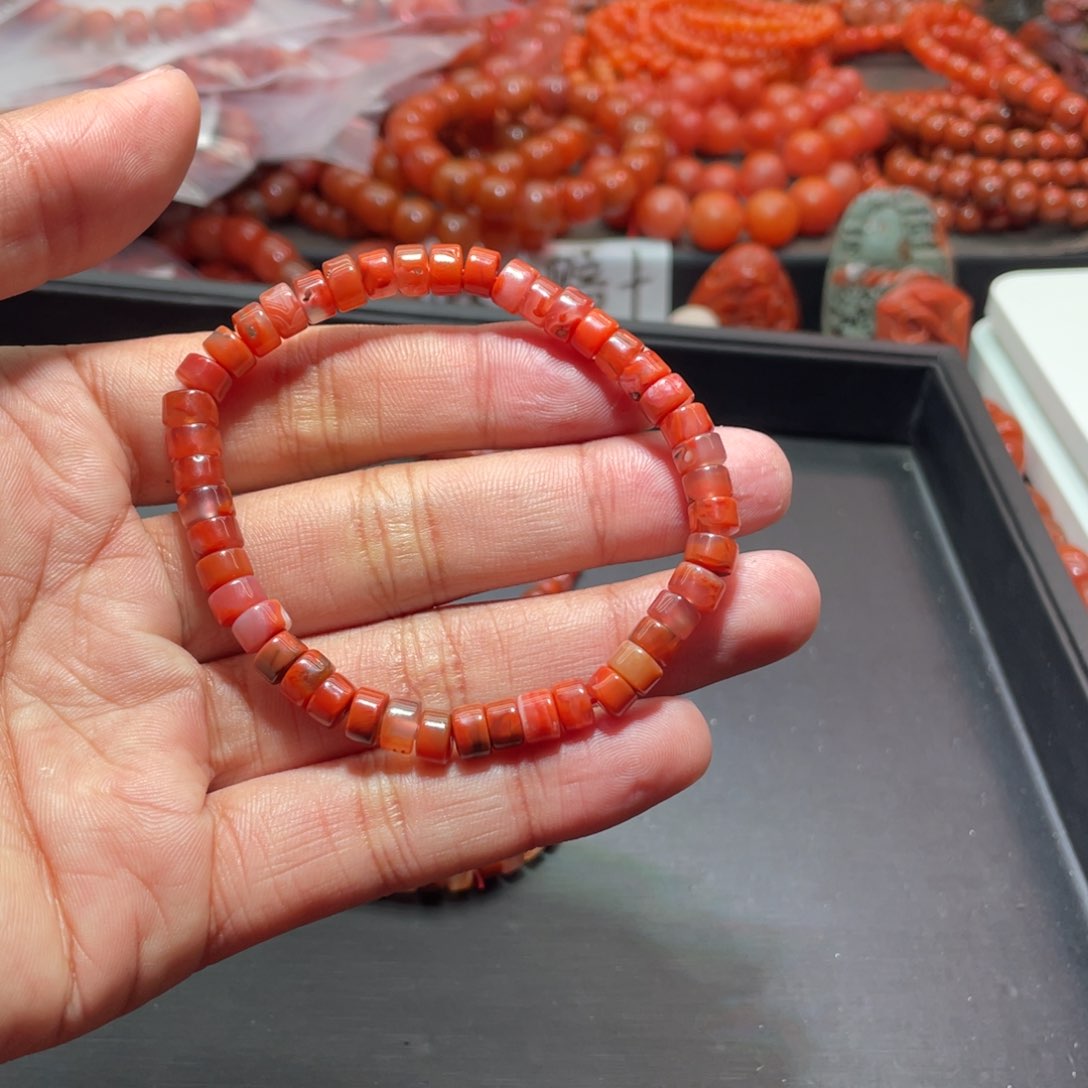 南红玛瑙手链未镶嵌