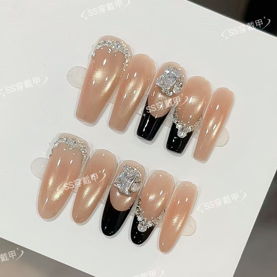 【黑法千金】高级猫眼显白爆闪穿戴甲纯手工新款简约秋冬抖音美甲