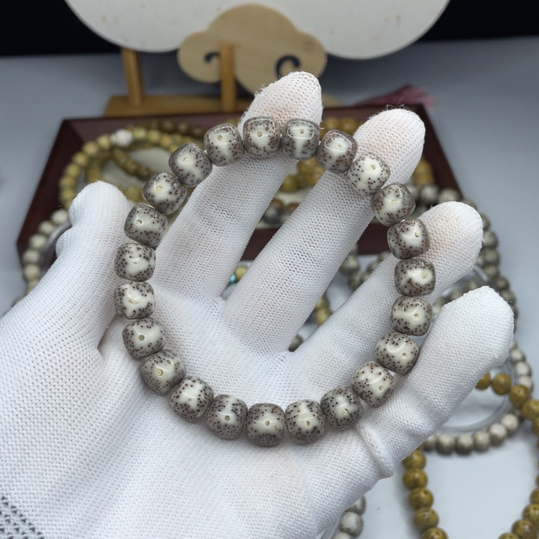 星月菩提手串10×9糯冰黄金瞳A07