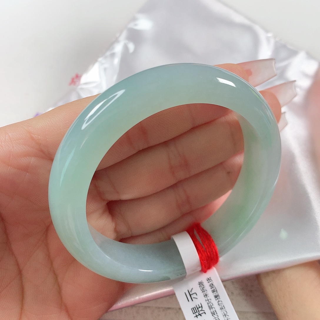 翡翠手镯未镶嵌 需包容纹裂①③③