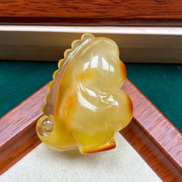 天然琥珀蜜蜡意境金飘蜜奶龙（抖音基地发货，带证书