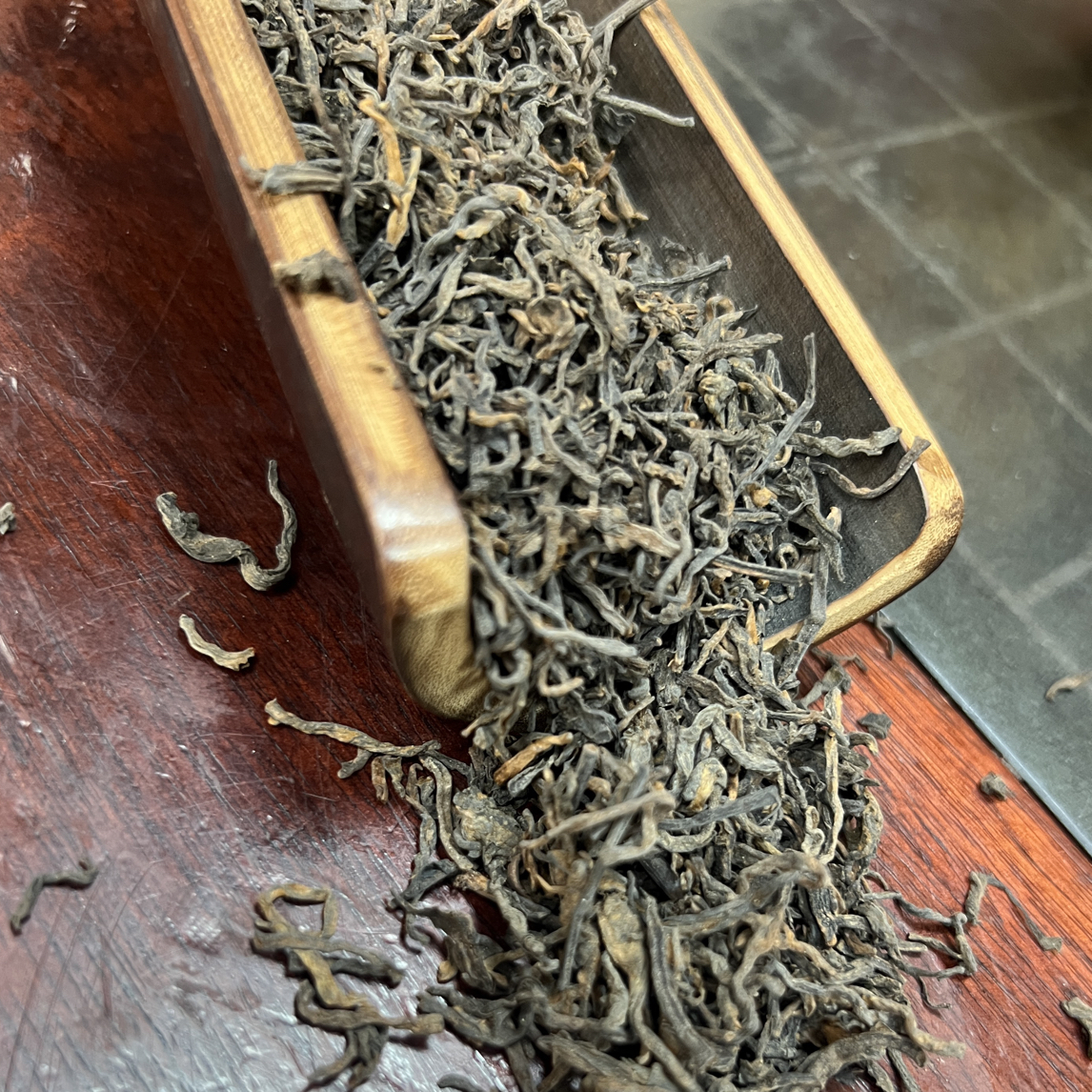 【陈香】正宗梧州六堡茶  十年陈 陈香 参韵  口感顺滑饱满 ，送闷壶