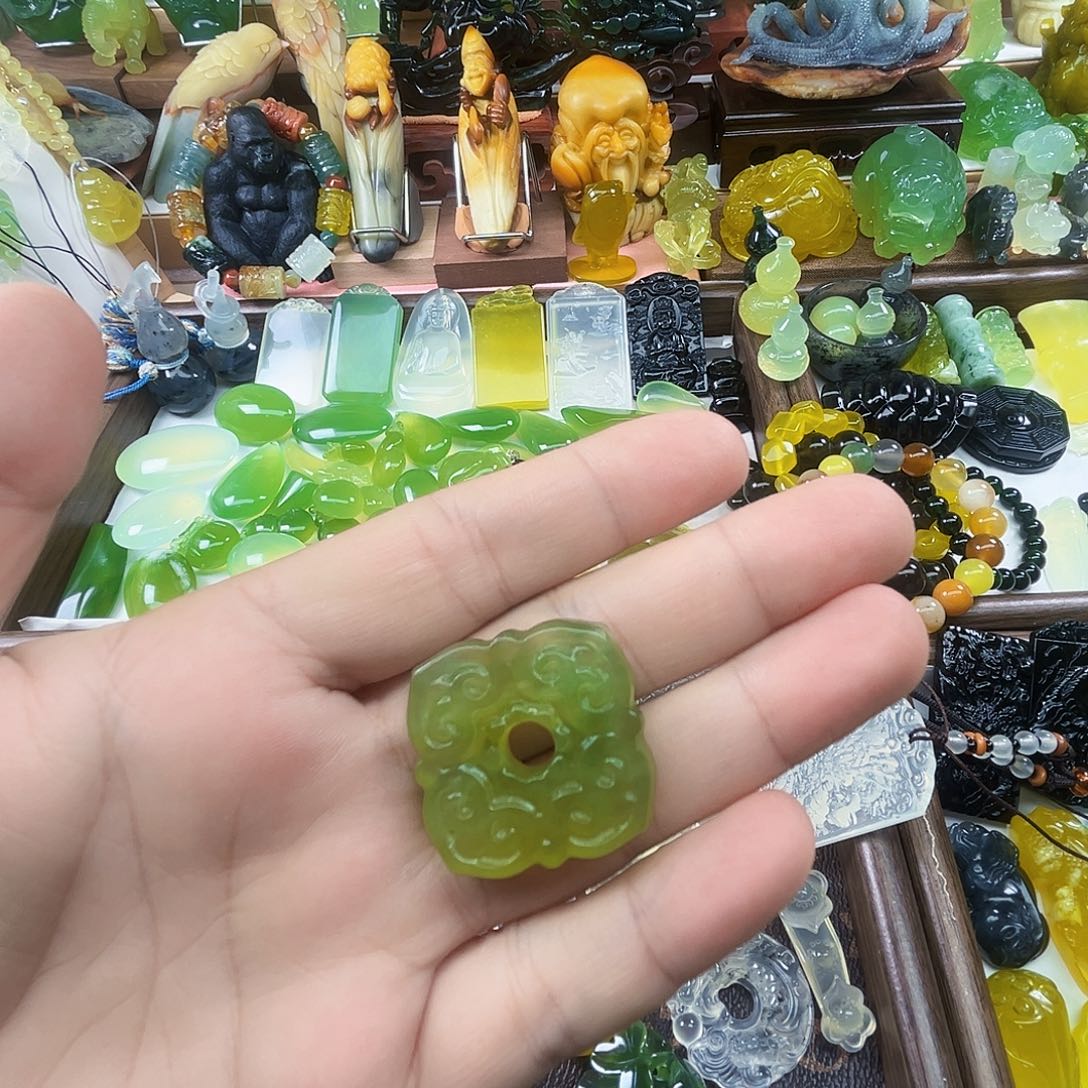岫玉未镶嵌吊坠(不含链)