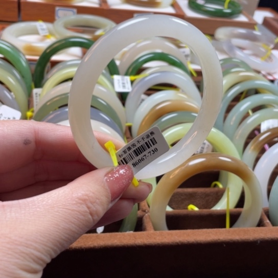 【闪购商品】和田玉手镯未镶嵌59.3