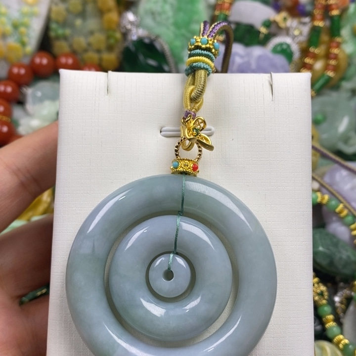 翡翠未镶嵌吊坠(赠链)