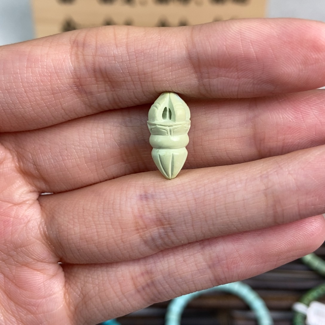 绿松石雕刻银S925镀金镶嵌