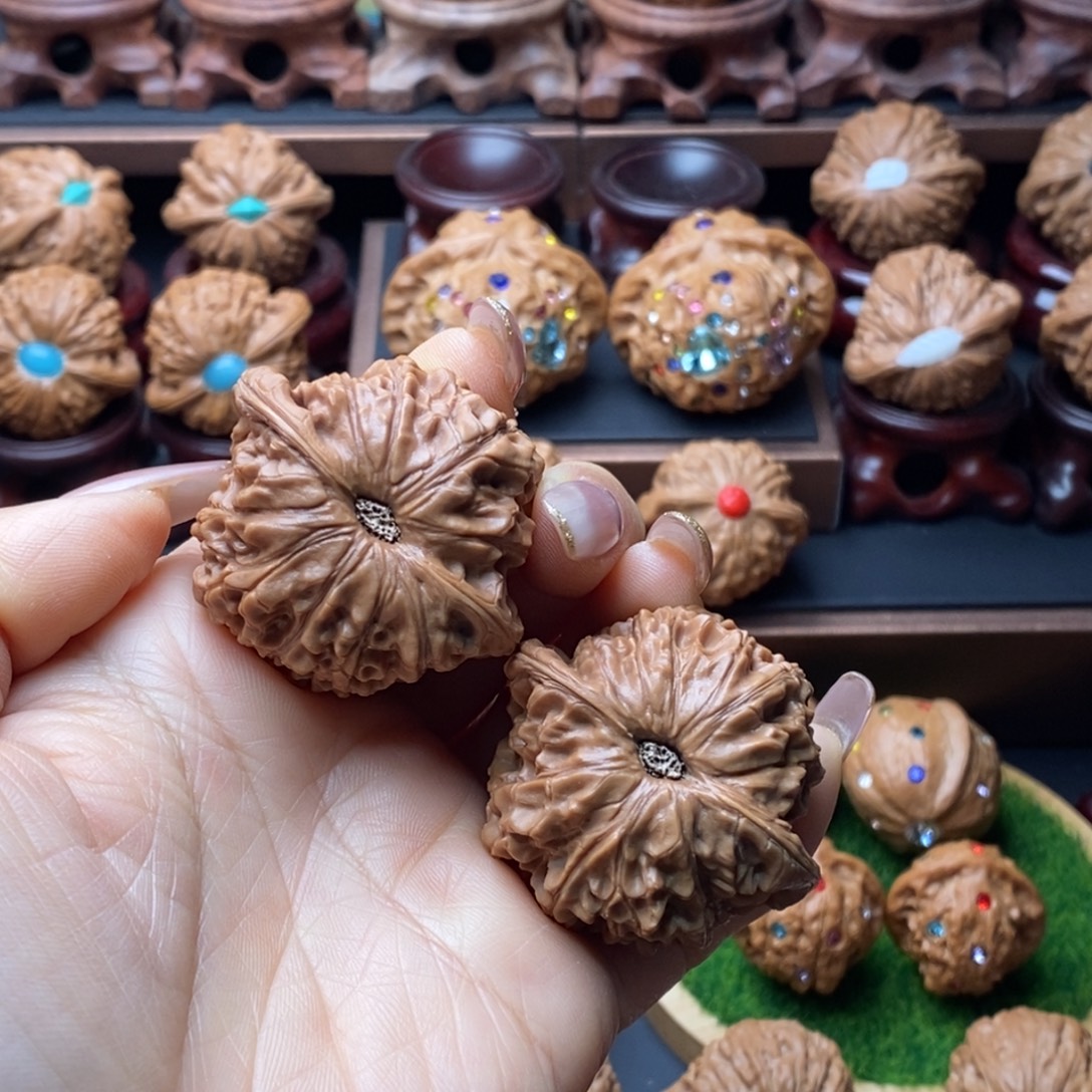 Z***r吊坠文玩核桃乾隆闷尖