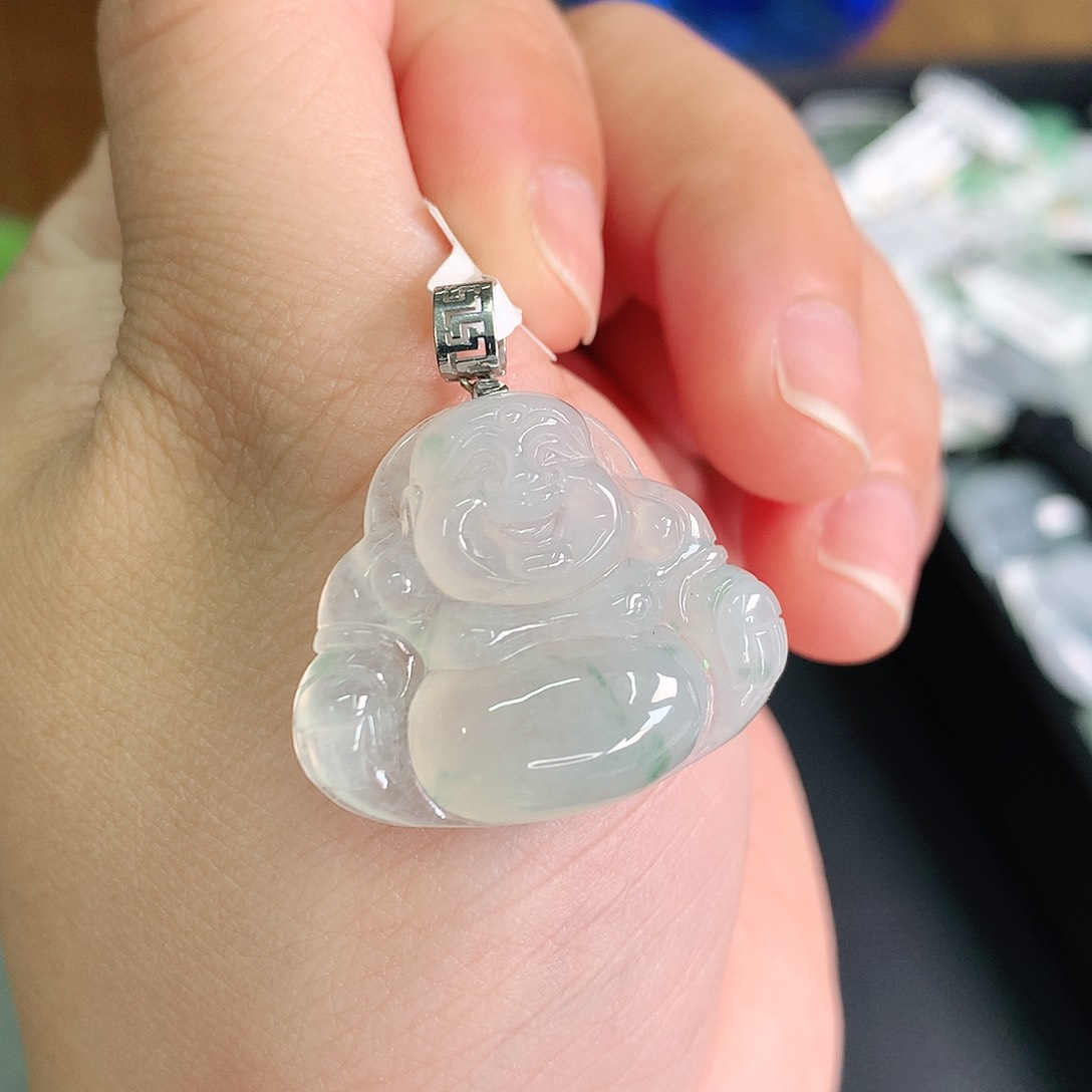 翡翠颈饰18K金镶嵌冰胶飘绿佛公