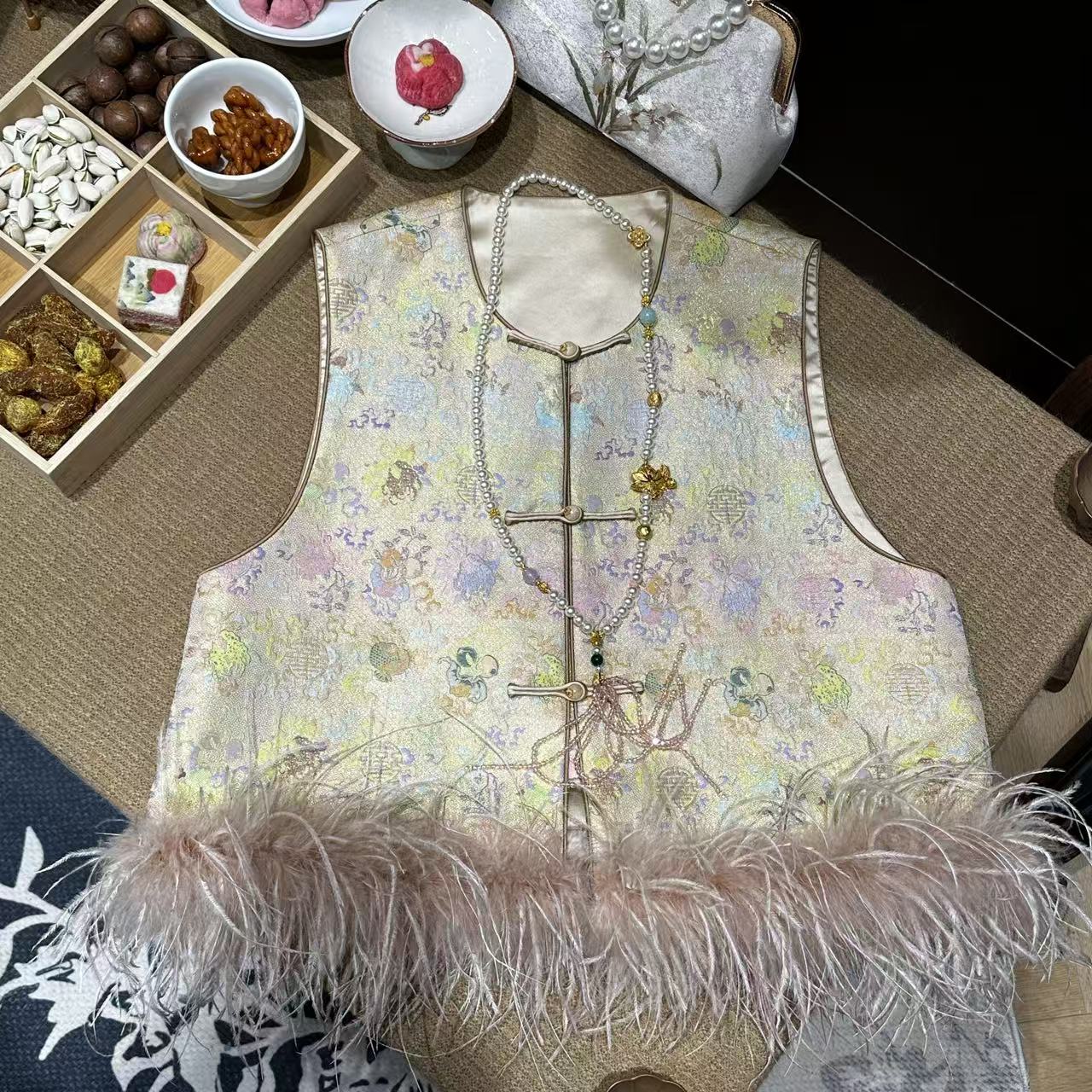 806国风马甲女款外穿刺绣马夹时尚网红复古新中式女装提花