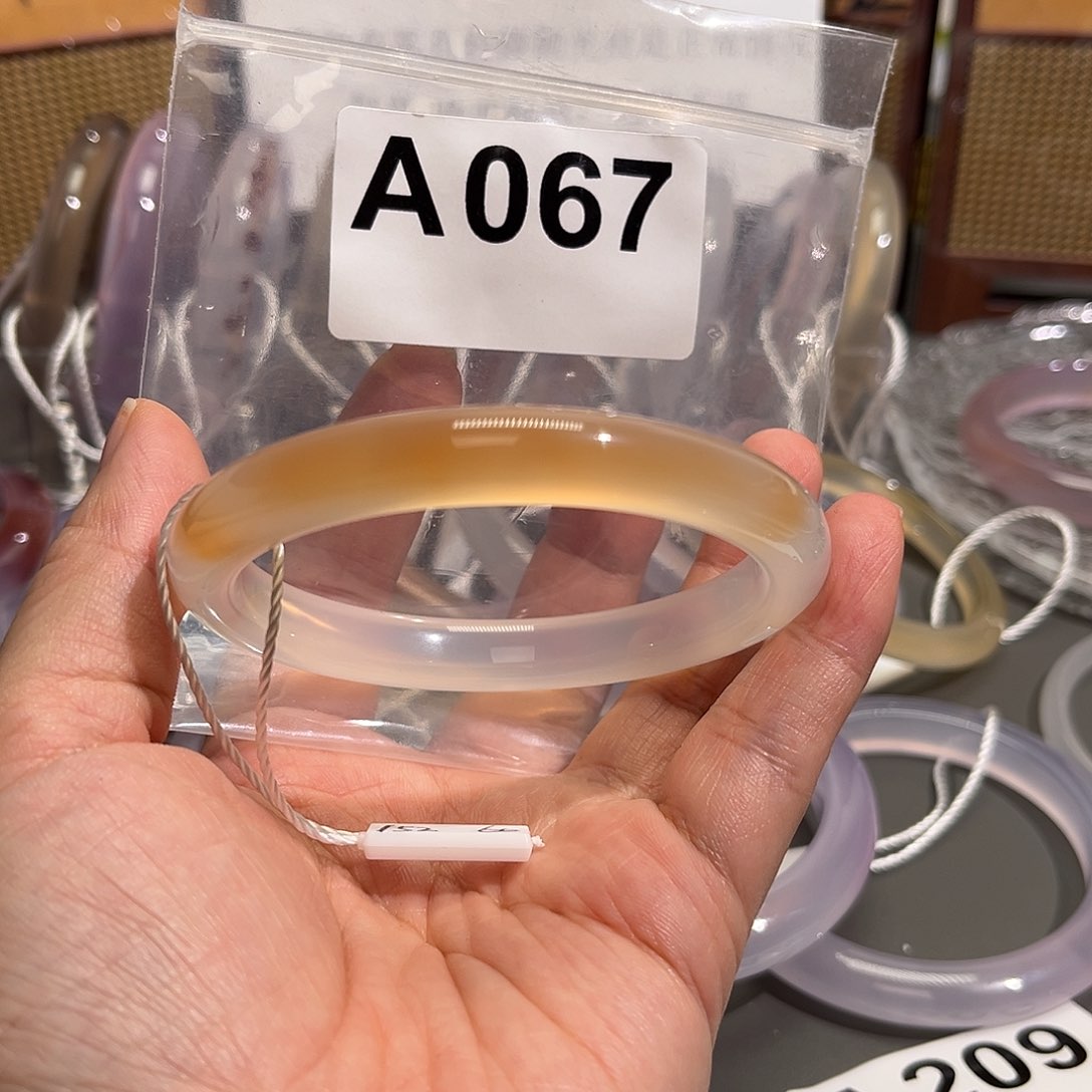 手镯玛瑙/玉髓未镶嵌60-067卡灯牌漏20