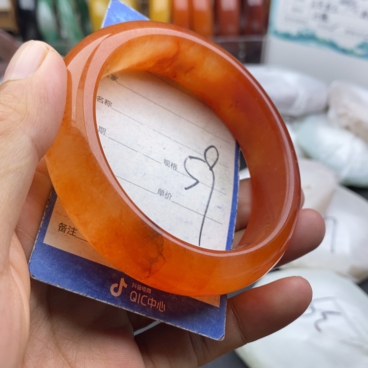未镶嵌手镯石英质玉