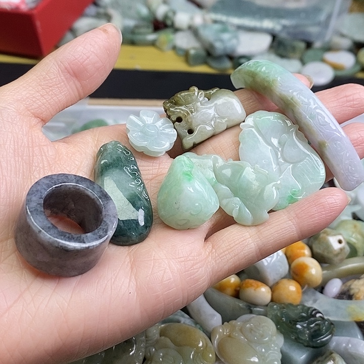 双***翡翠未镶嵌颈饰天然翡翠