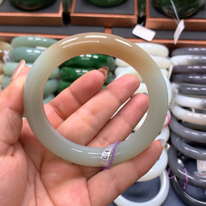 【闪购商品】未镶嵌手镯和田玉小*猫