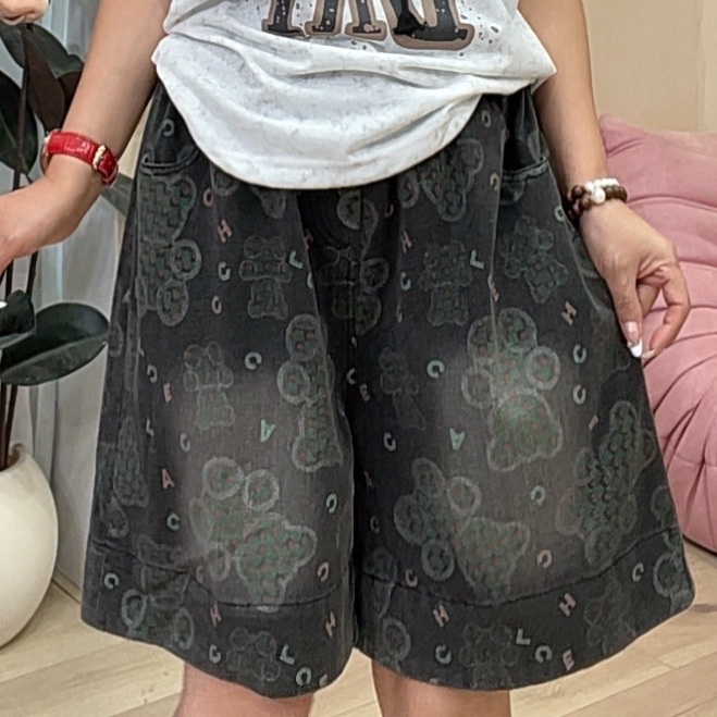 666黑色小熊牛仔五分短裤女