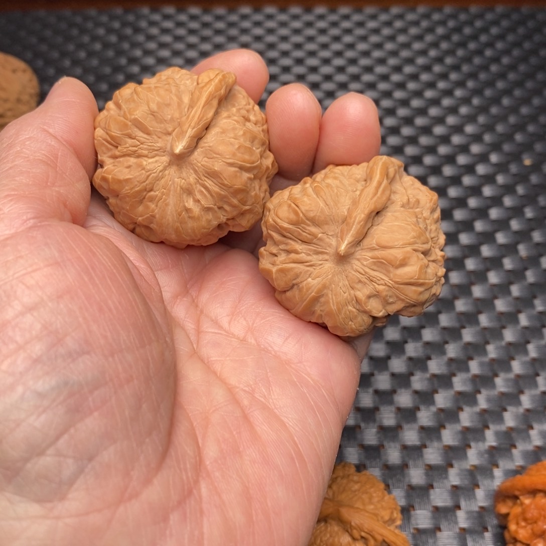 文玩核桃把件蛤蟆头一帆风顺