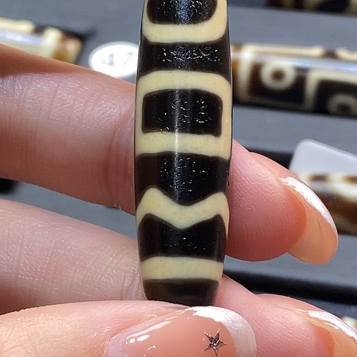 多***米玛瑙/玉髓（覆膜）未镶嵌颈饰