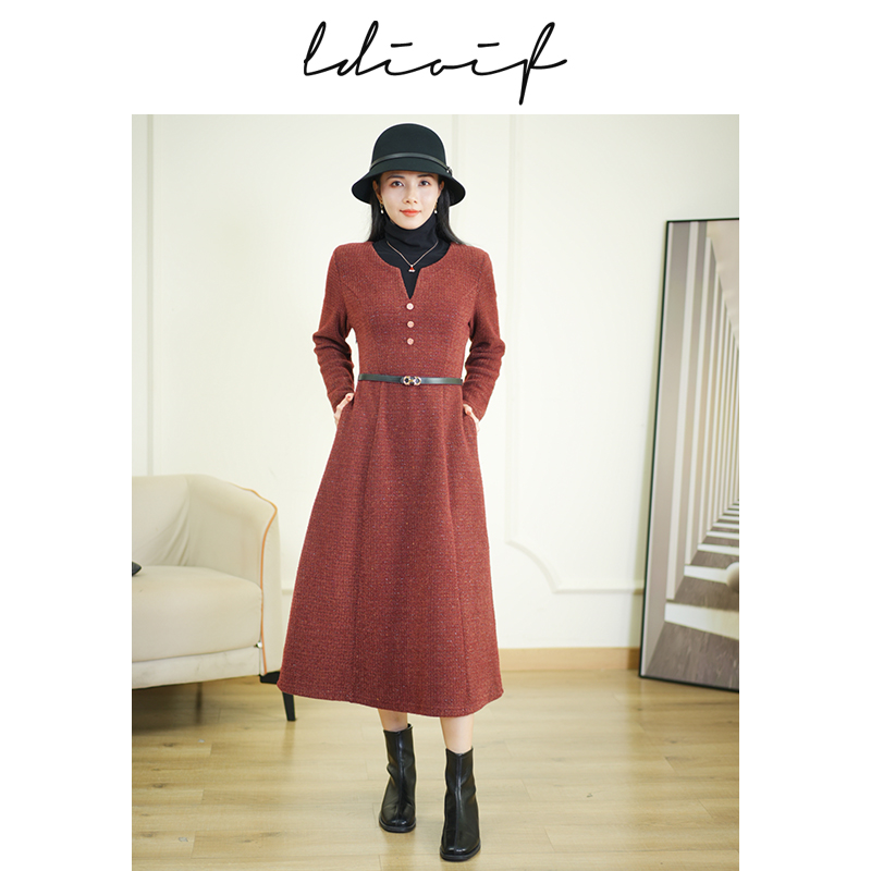 奢感金丝线混纱织绒工艺进口法兰绒半高领保暖连衣裙#DLQ18952