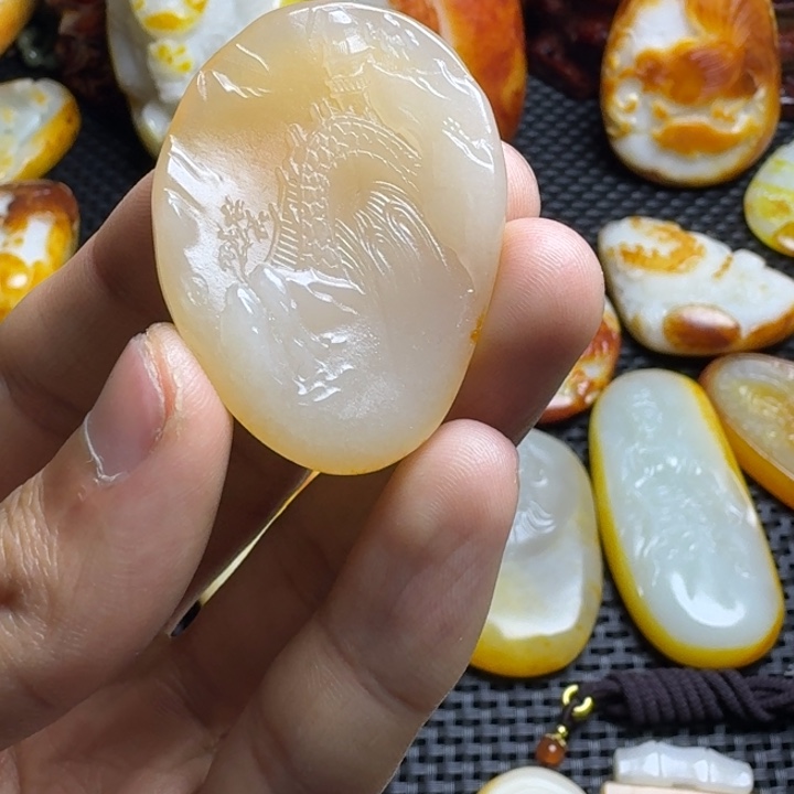 和田玉颈饰未镶嵌