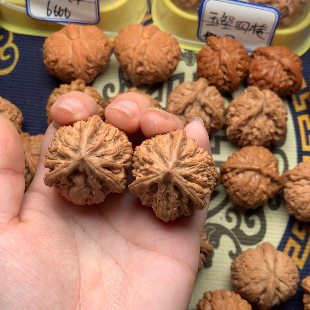 文玩核桃吊坠文山36