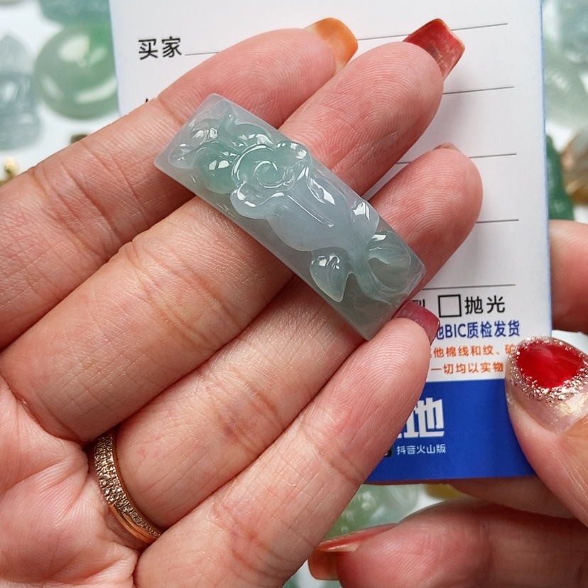 【闪购商品】翡翠颈饰未镶嵌玫瑰花手牌