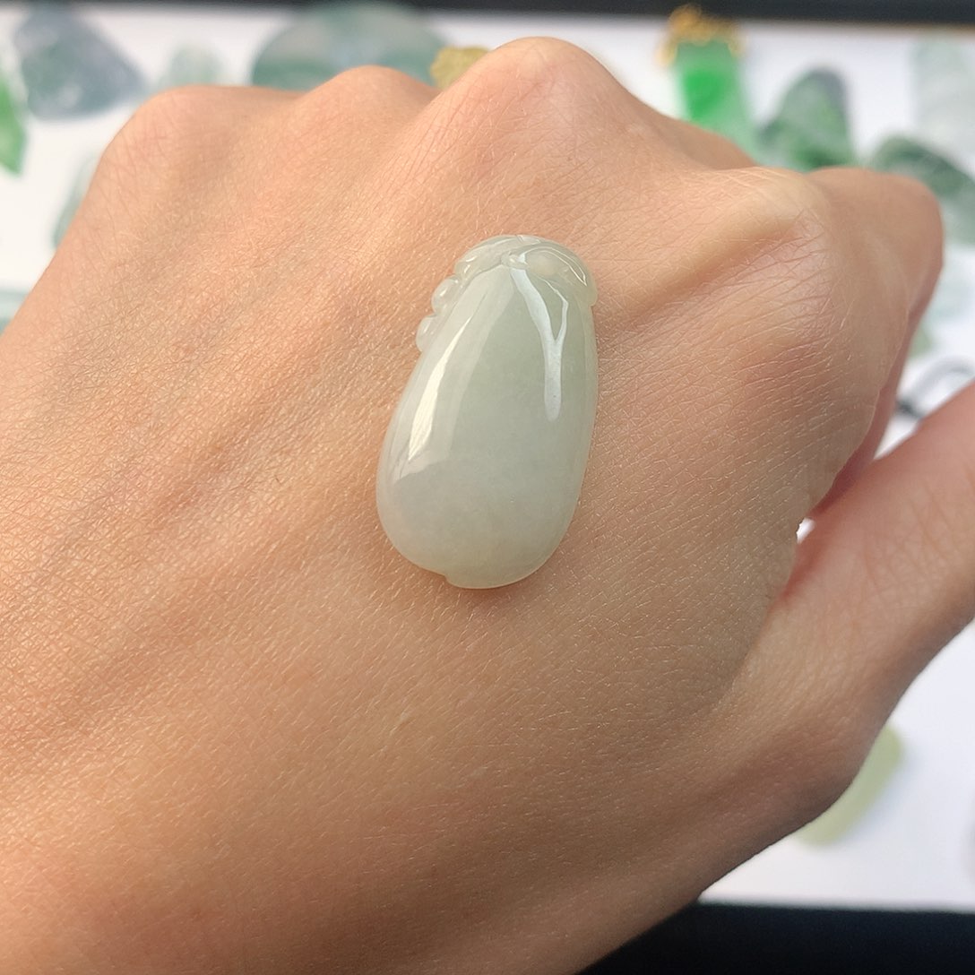 翡翠裸石福瓜吊坠