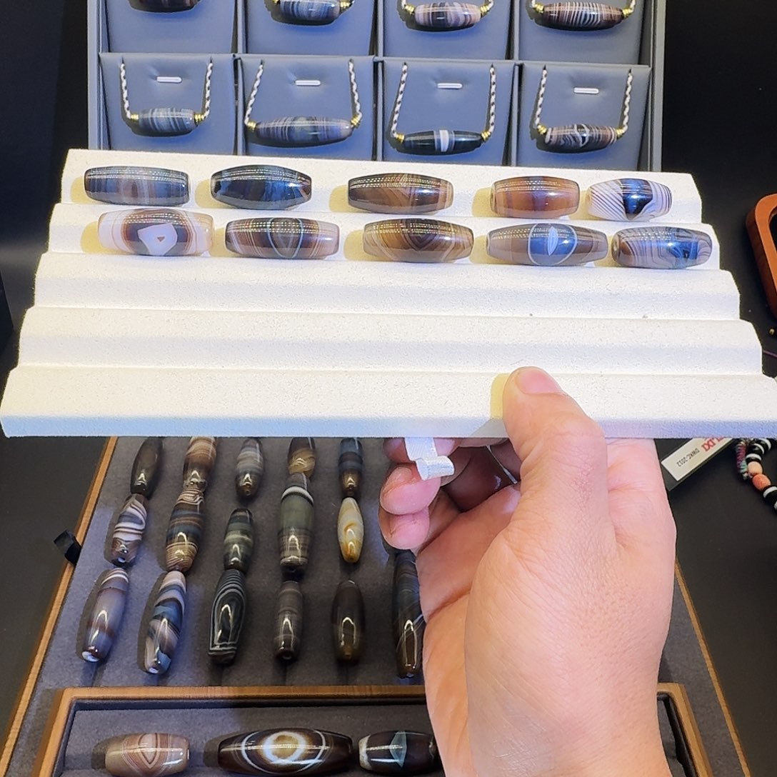 福***量玛瑙/玉髓未镶嵌颈饰