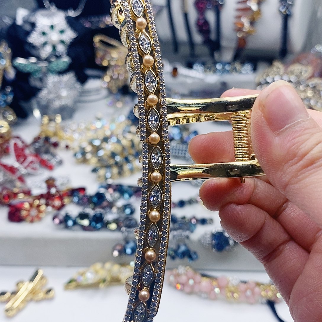 仿水晶合金大抓夹