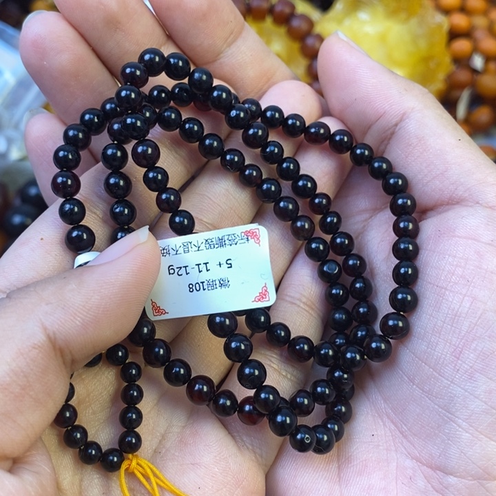 未镶嵌琥珀珠宝奇石