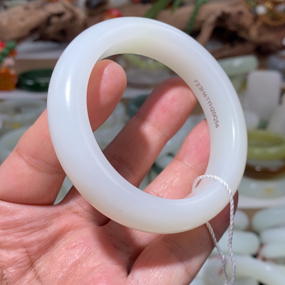 和田玉手镯未镶嵌香*儿