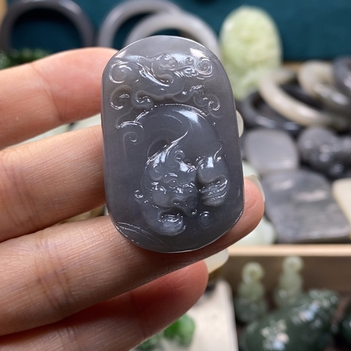 和田玉颈饰未镶嵌武**是