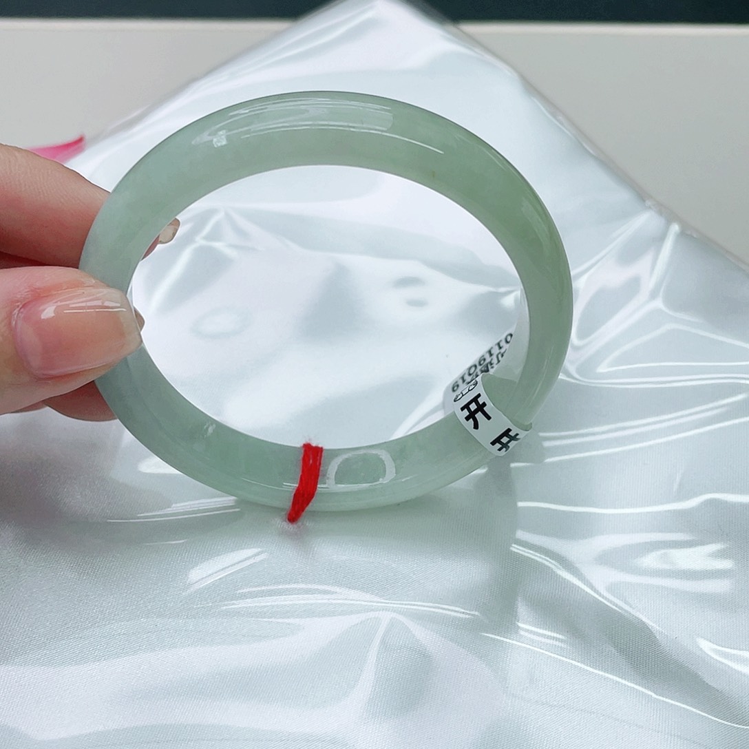 翡翠手镯未镶嵌正58.5