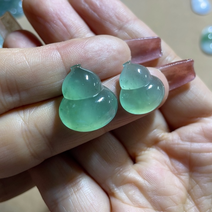 翡翠颈饰未镶嵌葫芦