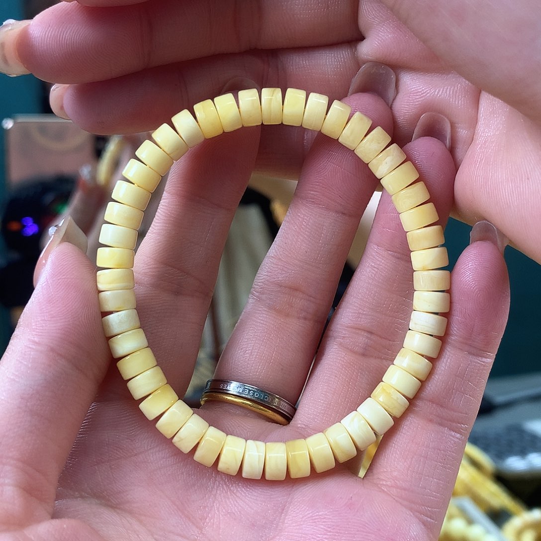 蜜蜡珠宝奇石未镶嵌水*！