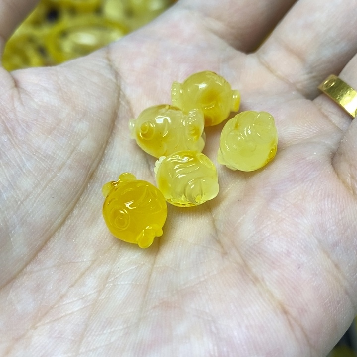 蜜蜡未镶嵌裸石多样性发货其一