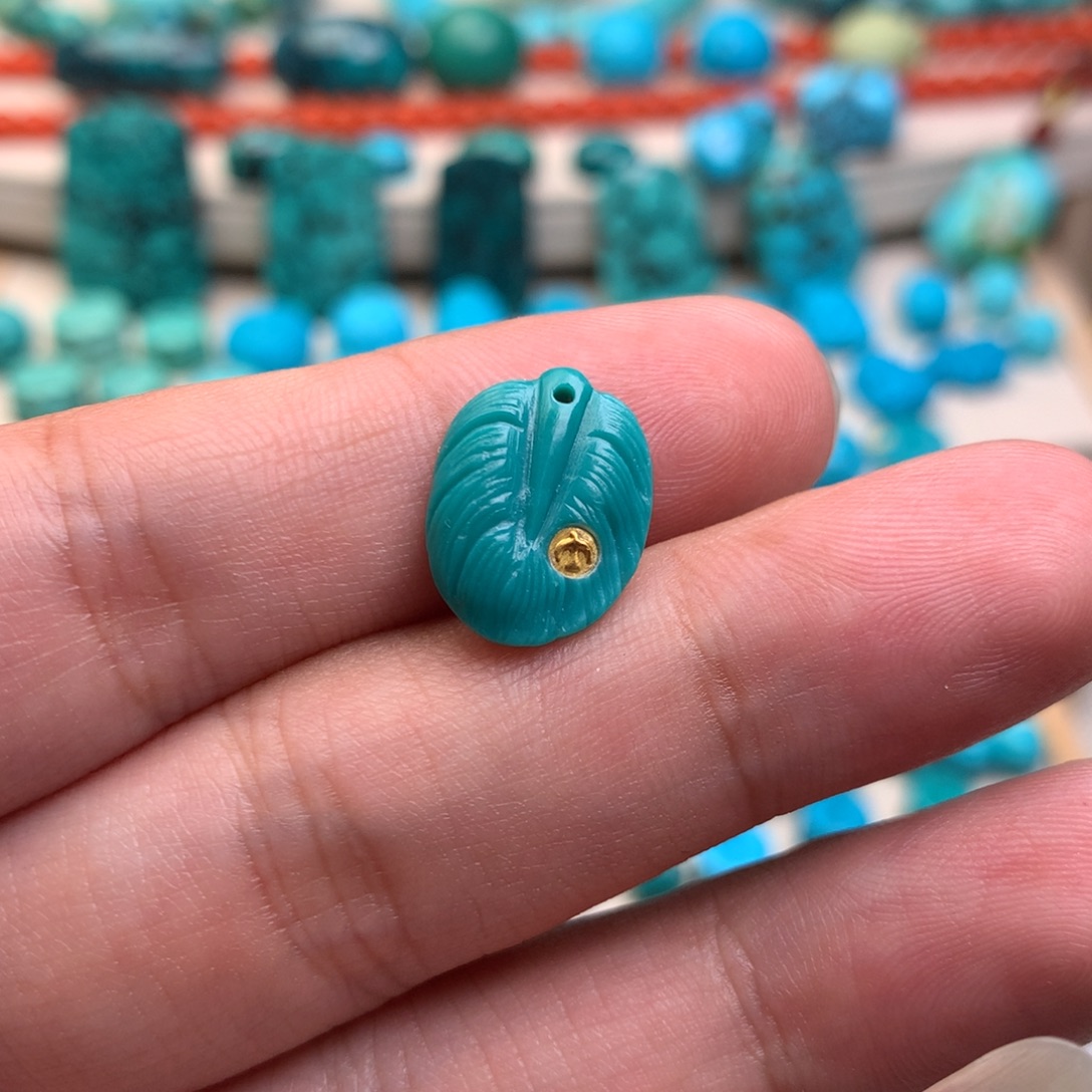 绿松石未镶嵌珠宝奇石