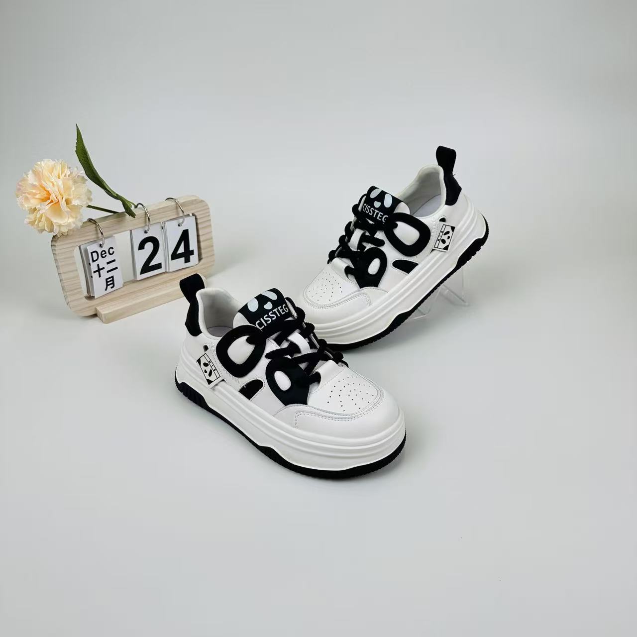 小强家女鞋  黑白熊猫百搭休闲板鞋（A104-8-1）（8133C37596W-10）