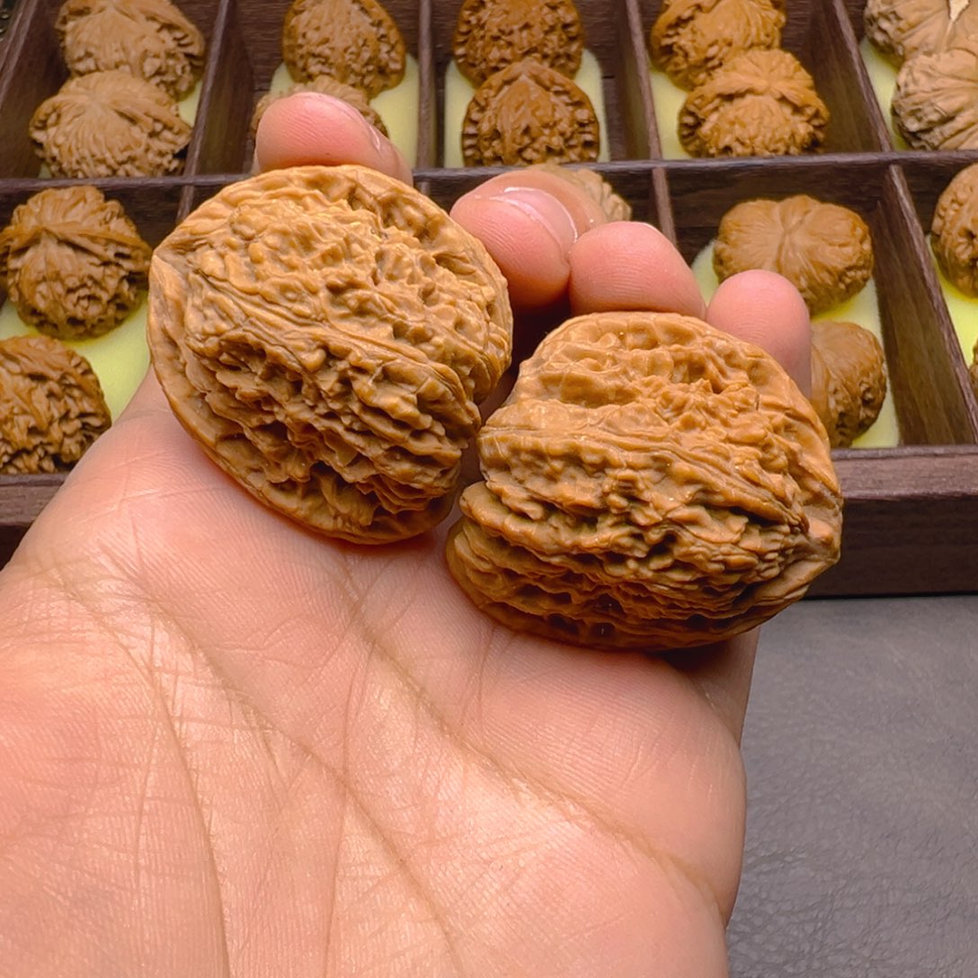 文玩核桃把件南疆石